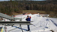 Start in die Skisaison im Landkreis Coburg: Die Piste in Neukirchen (Gemeinde Lautertal) ist präpariert.