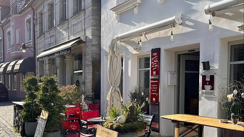 Das Hauscafé in der Forchheimer Apothekenstraße ist vorerst geschlossen. Grund dafür sind Reparatur- und Renovierungsarbeiten.