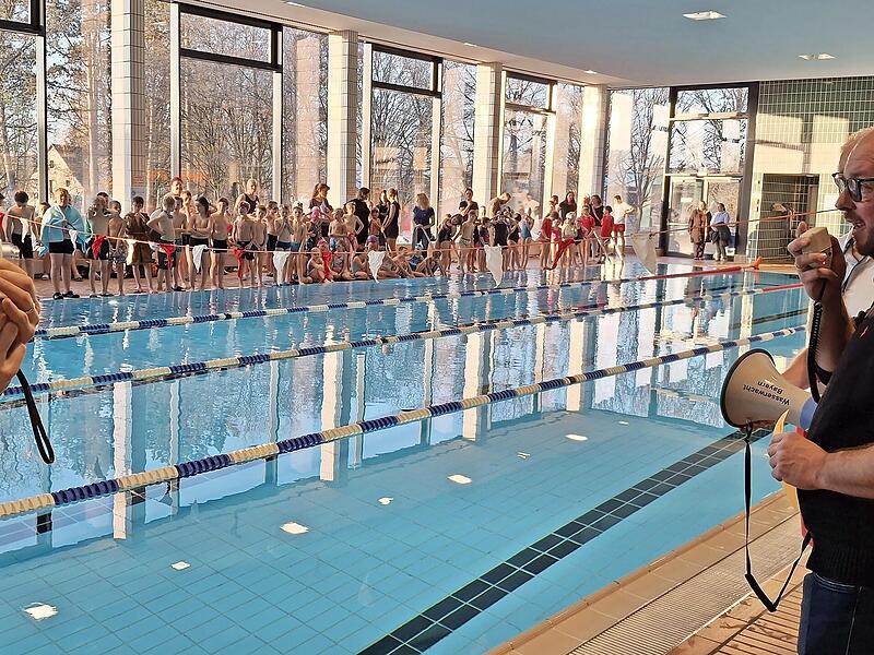 Bildunterschrift: Das 52. Kreisschwimmfest des Landkreises Coburg Ende November war ein voller Erfolg: Insgesamt haben 154 Kinder im Einzelwettbewerb teilgenommen. Die Sieger wurden nun ermittelt.