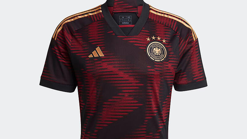 Wildes rot-schwarzes Muster: Das DFB-Ausw&auml;rtstrikot f&uuml;r die WM 2022.
