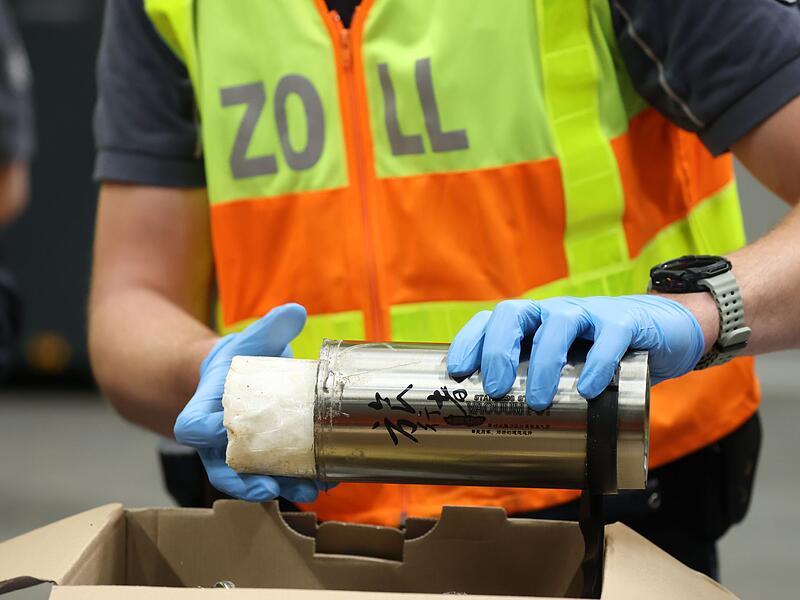 Zoll-Inspektion