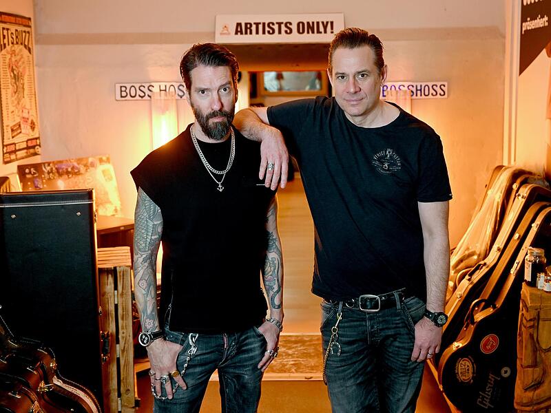 Alec Völkel (links) und Sascha Vollmer sind die Gesichter der Band „The BossHoss“. Alec Völkel (links) und Sascha Vollmer sind die Gesichter der Band „The BossHoss“.