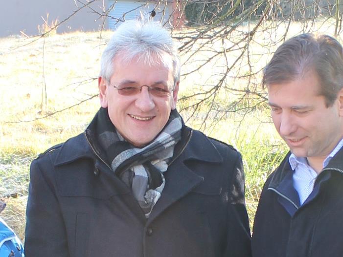 Kreis-Tiefbauamtsleiter Dieter Els (links), hier mit Landrat Hermann Ulm zu sehen.Forchheim & Fränkische Schweiz Kreis-Tiefbauamtsleiter Dieter Els (links), hier mit Landrat Hermann Ulm zu sehen.Forchheim & Fränkische Schweiz