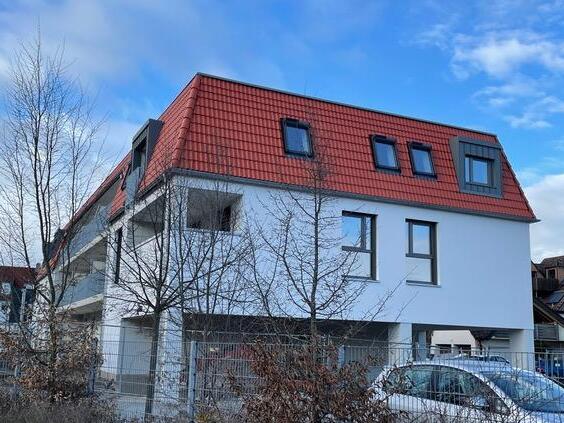 Das Gebäude in einer Seitenansicht,