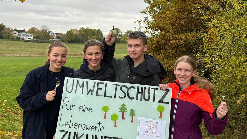 Anna Wiedenh&ouml;fer, Felix Wiedenh&ouml;fer, Lukas Meise und Johanna Meise haben eine neue Jugendgruppe gegen die geplante Westumfahrung in Neunkirchen gegr&uuml;ndet