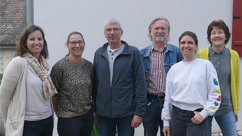 Der Vorstand des Heimat- und Ortsversch&ouml;nerungsvereins Sulzfeld mit dem neuen Teamvorstand (von links): Jennifer Goesmann, Nina Cotton, Bernd Moser, Heiko Hauptmann, Christiane Jansen und Sibylle Grom.