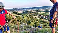 Tausende Routen bieten sich in der Fränkischen Schweiz den erfahrenen Klettern. Aber auch beim Wandern kann man sich schnell den Fuß verknacksen.Forchheim & Fränkische Schweiz Tausende Routen bieten sich in der Fränkischen Schweiz den erfahrenen Klettern. Aber auch beim Wandern kann man sich schnell den Fuß verknacksen.Forchheim & Fränkische Schweiz