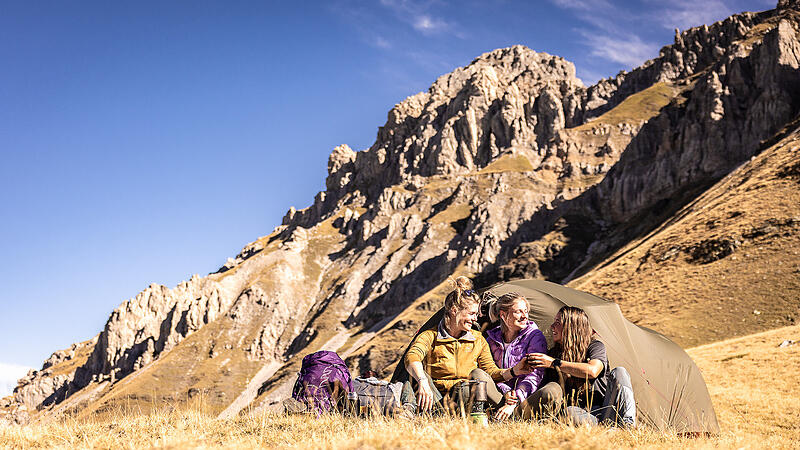 Die Bergfreundinnen auf dem High Scardus Trail, von links Kaddi Kestler, Toni Schlosser, Lisa Bartelmus