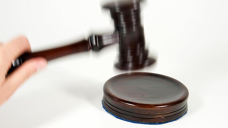 Wegen Besitz kinderpornografischen Materials: Ein 20-Jähriger musste sich wegen dieses Vorwurfs vor dem Bad Kissinger Amtsgericht verantworten. Wegen Besitz kinderpornografischen Materials: Ein 20-Jähriger musste sich wegen dieses Vorwurfs vor dem Bad Kissinger Amtsgericht verantworten.