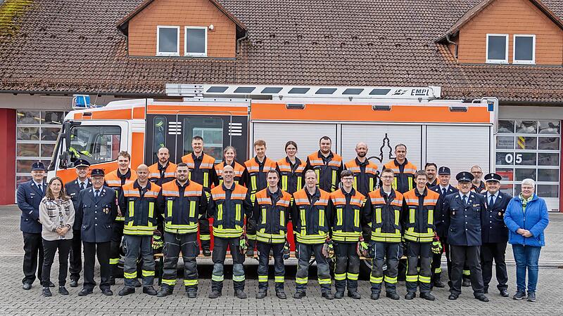 Unser Bild zeigt die erfolgreichen Teilnehmerinnen und Teilnehmer der Leistungspr&uuml;fung.