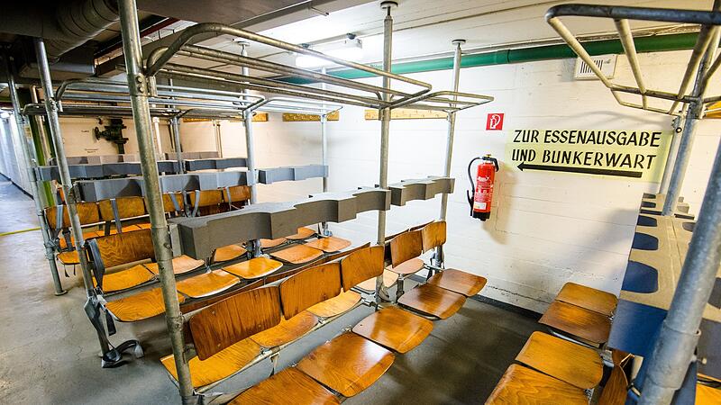 Sitze im &laquo;Tiefbunker Steintorwall&raquo;