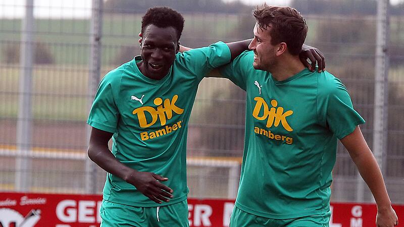 Zwei Gesichter des Aufschwungs bei der DJK Don Bosco Bamberg: Sayko Trawally (l., sieben Treffer) und Simon Allgaier (elf Tore) haben entscheidenden Anteil, dass der Bayernligist sich unter Trainer Andi Baumer stabilisiert hat und zum Winter auf dem siebten Rang steht.
