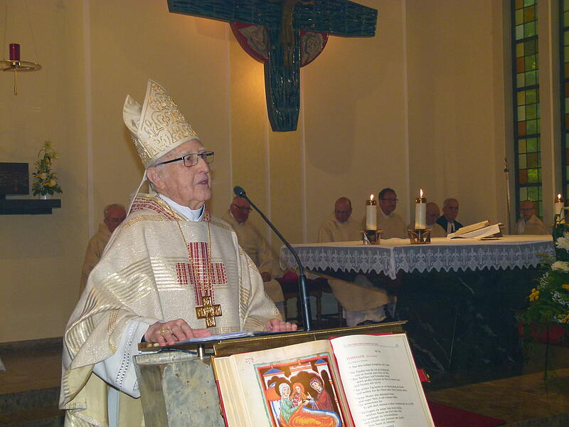 Alt-Erzbischof Karl Braun wird 95