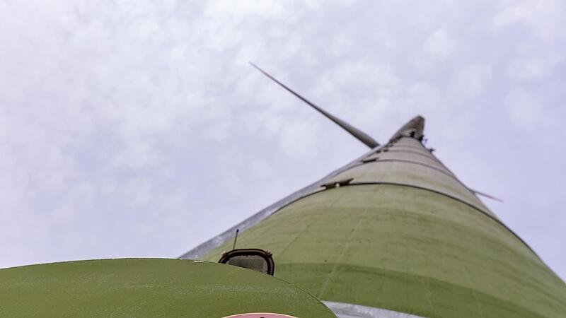 Die Windkraft im Landkreis Forchheim spielt noch kaum eine Rolle. Das einzige große Windrad steht noch immer in Kasberg.Forchheim & Fränkische Schweiz