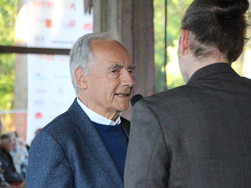 Auch Rainer Kober, Zweiter Vorsitzender des Designforums, war bei der Er&ouml;ffnung.