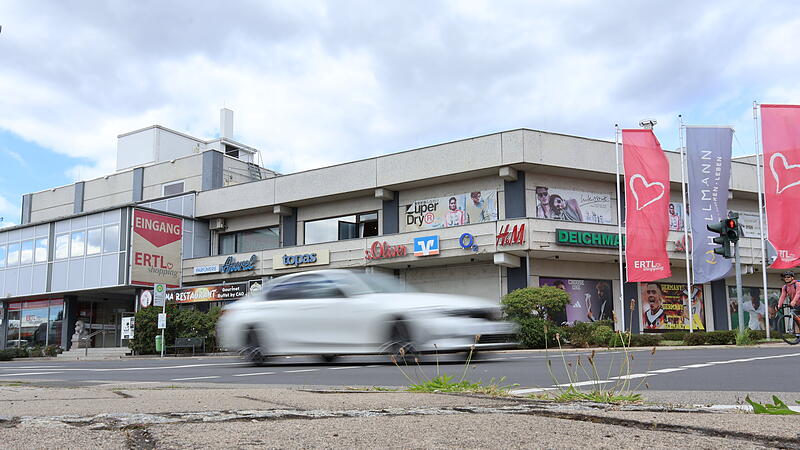 Ertl Zentrum in Hallstadt Im Hallstadter Ertl-Zentrum finden sich etwa 70 Geschäfte.