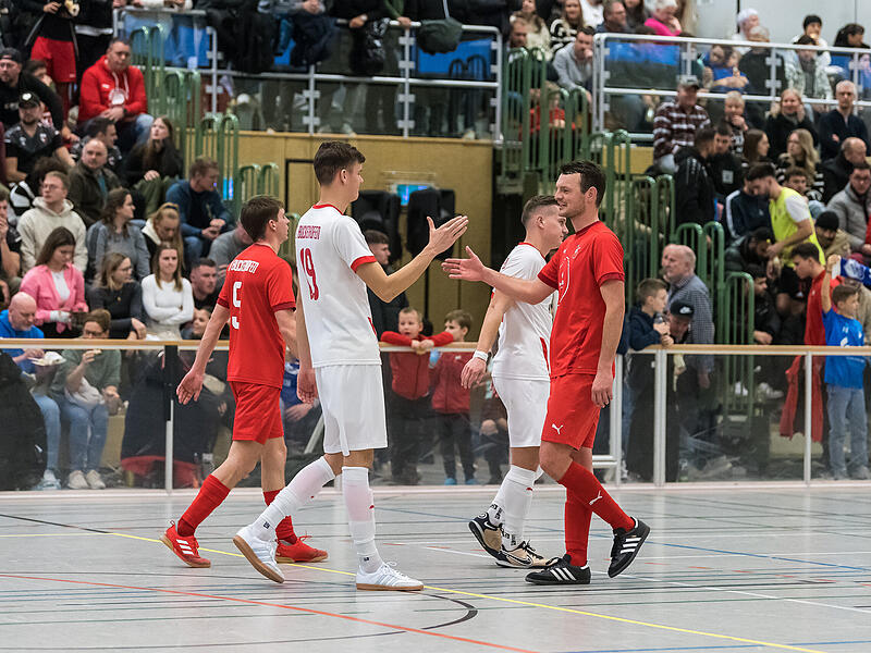 Hallenfu&szlig;ball Forchheim: Die Bilder der Stadtmeisterschaft 2024Hallenstadtmeisterschaft Forchheim 2024
