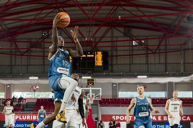 Archie Goodwin zieht im Qualifikationsspiel gegen Norrk&ouml;ping zum Korb und erzielt zwei Punkte. Der US-Amerikaner spielte vor zwei Jahren zusammen mit Patrick Heckmann f&uuml;r Ratiopharm Ulm.