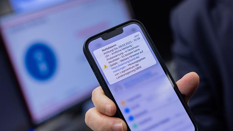 Probealarm auf einem Smartphone an einem Warntag Probealarm auf einem Smartphone an einem Warntag