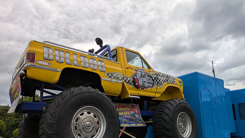 Monster Truck vor Frankengarage