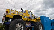 Monster Truck vor Frankengarage