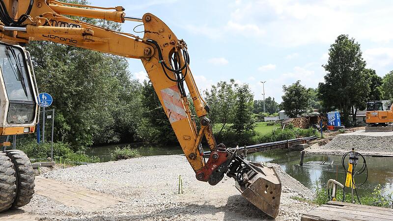 Die Baukosten für die neue Guttenbergbrücke sind um  100 000 auf    800 000 Euro   gestiegen.Forchheim & Fränkische Schweiz