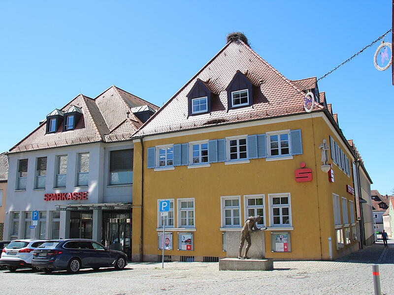 Frei gewordene B&uuml;ror&auml;ume in ihrer Filiale in H&ouml;chstadt w&uuml;rde die Stadt- und Kreissparkasse f&uuml;r ein Technologietransferzentrum zur Verf&uuml;gung stellen.