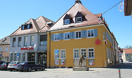 Frei gewordene B&uuml;ror&auml;ume in ihrer Filiale in H&ouml;chstadt w&uuml;rde die Stadt- und Kreissparkasse f&uuml;r ein Technologietransferzentrum zur Verf&uuml;gung stellen.