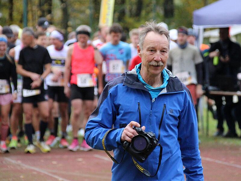 Michael Kraus ist in seinem Leben 70 Marathons gelaufen und organisiert seit 38 Jahren den Frankenwaldlauf in Ludwigschorgast.