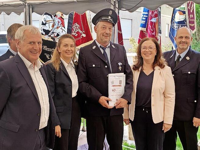Michael Kundmüller erhielt für 40 Jahre aktiven Dienst in der Feuerwehr Weiher eine Auszeichnung.