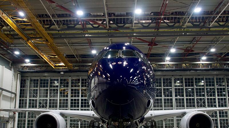 Lufthansa Airbus in Jubil&auml;umslackierung