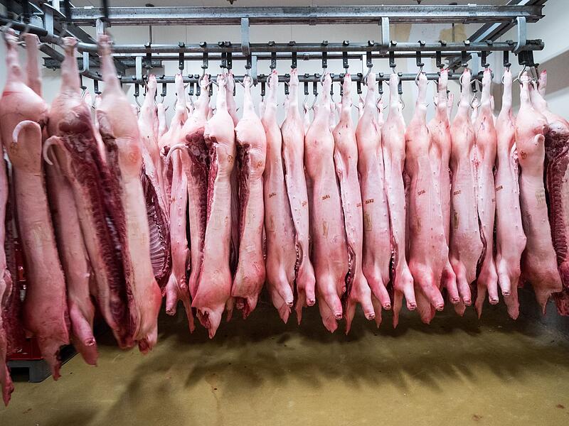 Schweinehälften