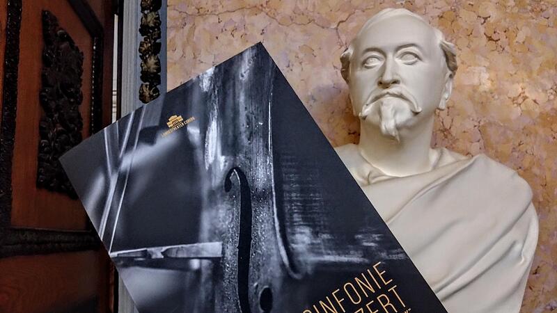 Musik des Coburger Theaterherzogs Ernst II. erklang beim letzten Sinfoniekonzert vor der Schlie&szlig;ung des Landestheaters wegen der sntehenden Generalsanierung.