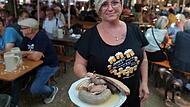 Die Schlachschüssel gehört dazu, aber es gibt auch ausreichend Angebote für Vegetarier auf dem Annafest.Forchheim & Fränkische Schweiz
