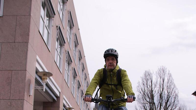 Von Ost nach West durch Kissingen zu radeln ist problematisch. Für das Radverkehrskonzept gibt es Streit darüber, welcher Routenvorschlag besser ist. Von Ost nach West durch Kissingen zu radeln ist problematisch. Für das Radverkehrskonzept gibt es Streit darüber, welcher Routenvorschlag besser ist.