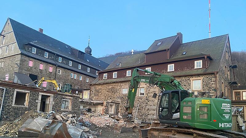Die Sanierung des Klosters Kreuzberg hat begonnen.