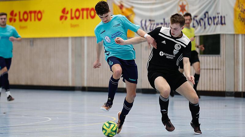 Till Kumpf (links) und die SG Mellrichstadt/Frickenhausen gehen als Titelverteidiger in die Rhöner Futsal-Kreismeisterschaft am Samstag in Hammelburg.