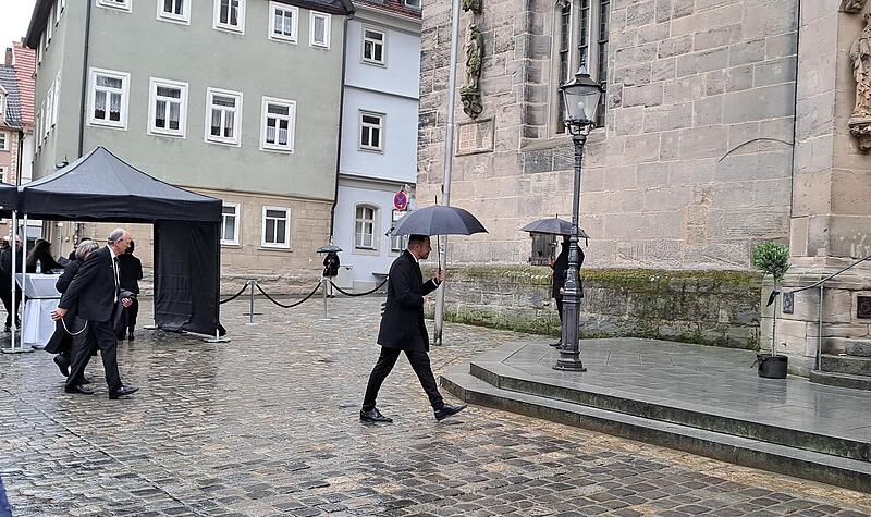 Live-Ticker: Abschied von Prinz Andreas