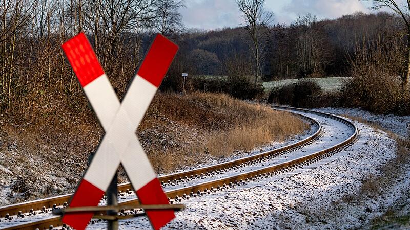 Gleise am Bahn&uuml;bergang