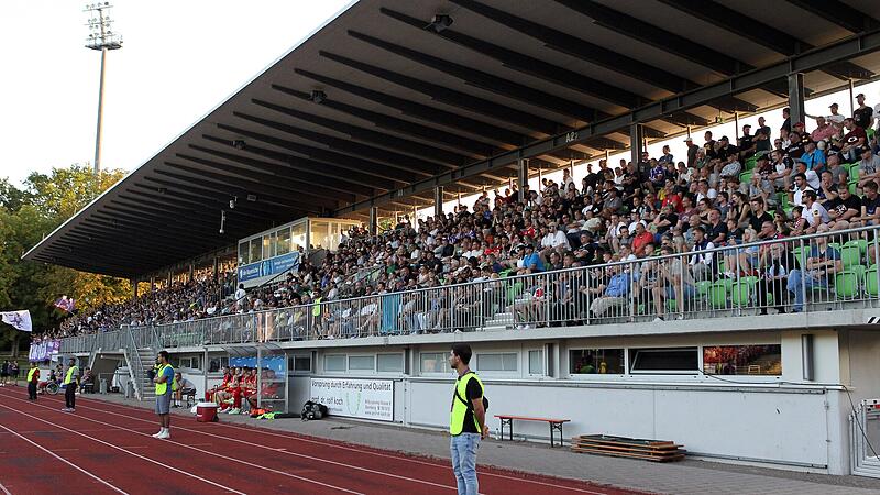 Ab Mitte April wird die Trib&uuml;ne des Fuchsparkstadions halbseitig gesperrt. Die Sanierung hat auch Folgen f&uuml;r den FC Eintracht und dessen Regionalligaheimspiele.