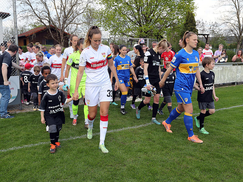 Erste Liga trifft Zweite: Am  Samstag testeten die Frauen des FC Carl Zeiss Jena gegen die Frauen des VfB Stuttgart in Strullendorf.
