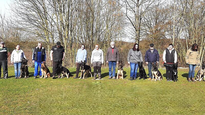 V.l.: J. Friedrich, S. Prager, A.Nagengast, K. Zethmeier, C. Zethmeier, Richterin Wallek, K. Popp, M. Hack, H. Mahr, A, Ruthardt und B. Stenz.