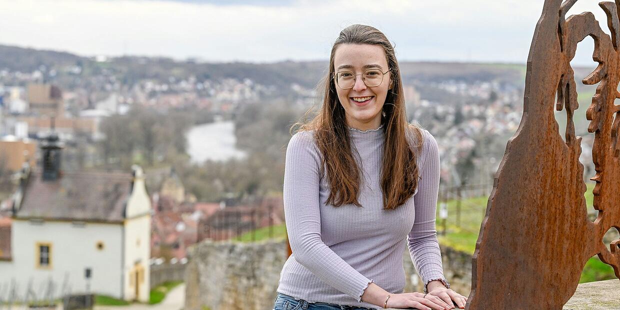 Wahl zur Fränkischen Weinkönigin Lisa Lehritter aus Frickenhausen will