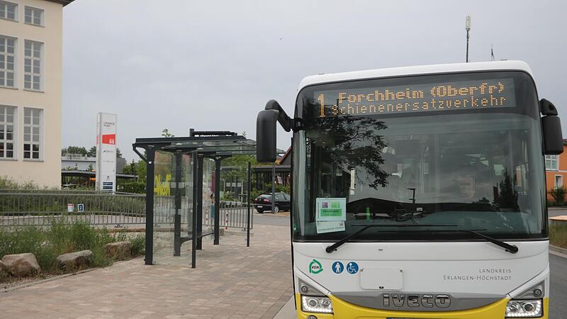 Laut Bahn werden die Busse des Schienenersatzverkehrs am Montag zu 90 Prozent fahren.Forchheim & Fr&auml;nkische Schweiz
