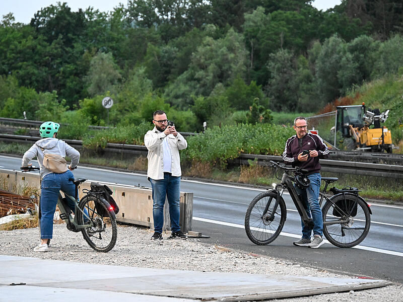 Forchheim A73 Br&uuml;ckenverschiebungEinschub Eisenbahnbr&uuml;cke bei Forchheim
