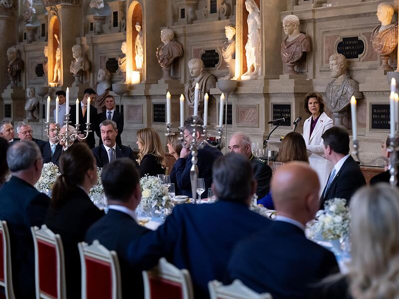 Bayerische Staatsmedaille f&uuml;r K&ouml;nigin Silvia von Schweden