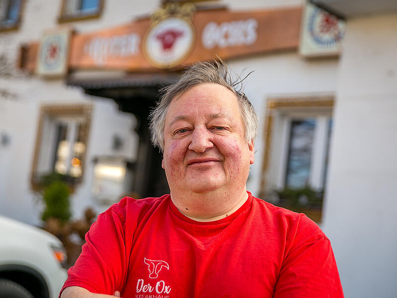 Konni Scheller betreibt das Steakrestaurant Der Ox in Forchheim-Burk. Bald will er aufh&ouml;ren &ndash; doch damit soll die Geschichte der Traditionsgastst&auml;tte lange nicht enden.