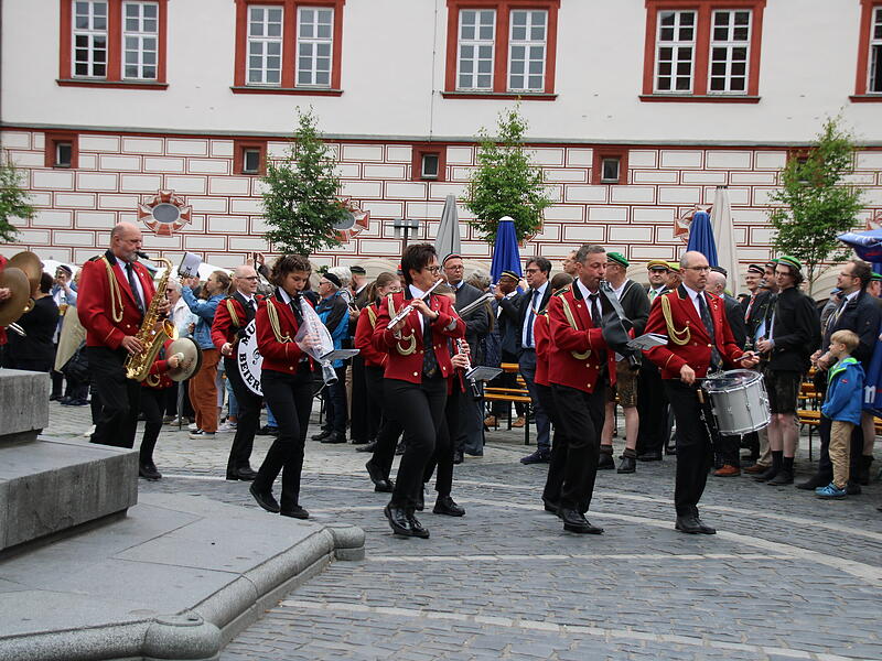 Einzug der PräsidierendenEinzug der Präsidierenden Einzug der Präsidierenden
