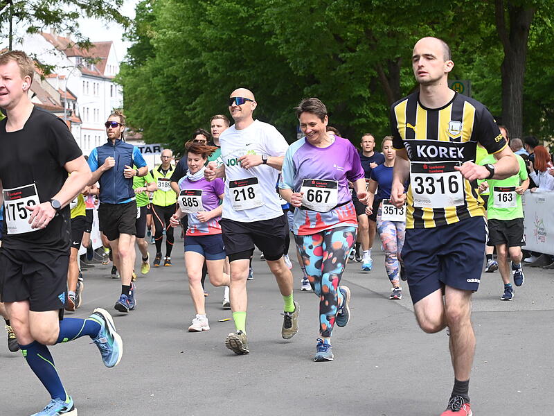 Weltkulturerbelauf 2025: Rund 3700 Athletinnen und Athleten nahmen de Halbmarathon, den Sparkassen-Lauf, in Angriff.