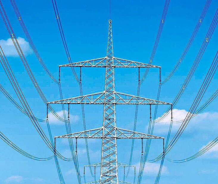Klimaziele, Energiewende und vor allem der stetig steigende Strombedarf machen den Ausbau des Stromnetzes in ganz Deutschland nötig. (Symbolbild)Nicolas Armer/dpa Klimaziele, Energiewende und vor allem der stetig steigende Strombedarf machen den Ausbau des Stromnetzes in ganz Deutschland nötig. (Symbolbild)Nicolas Armer/dpa